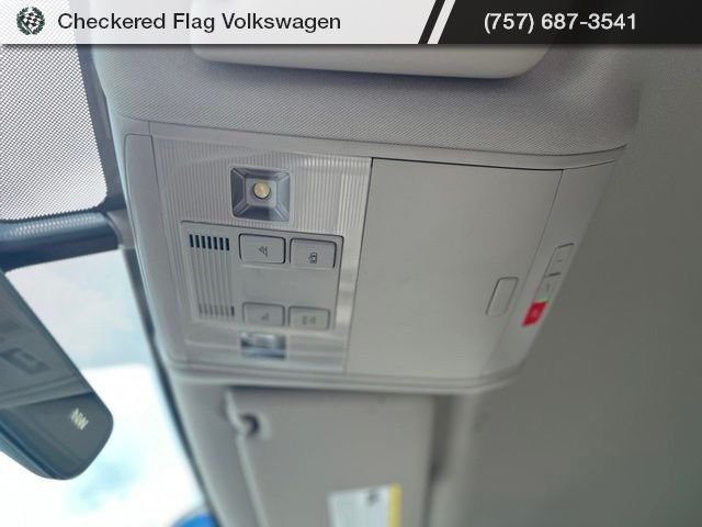 Used 2023 Pure White Volkswagen 3.6L V6 SE w/Technology image 18