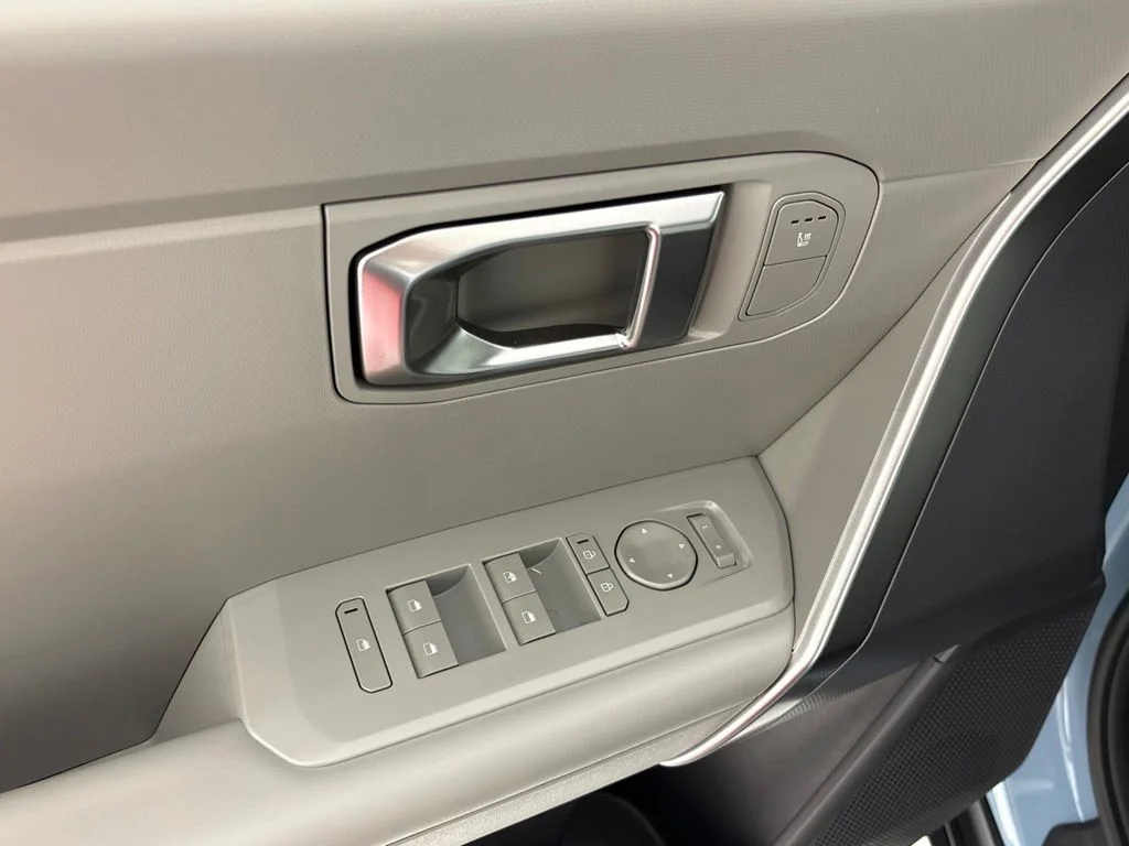 New 2027 Frost Blue / Black Roof Kia S image 24