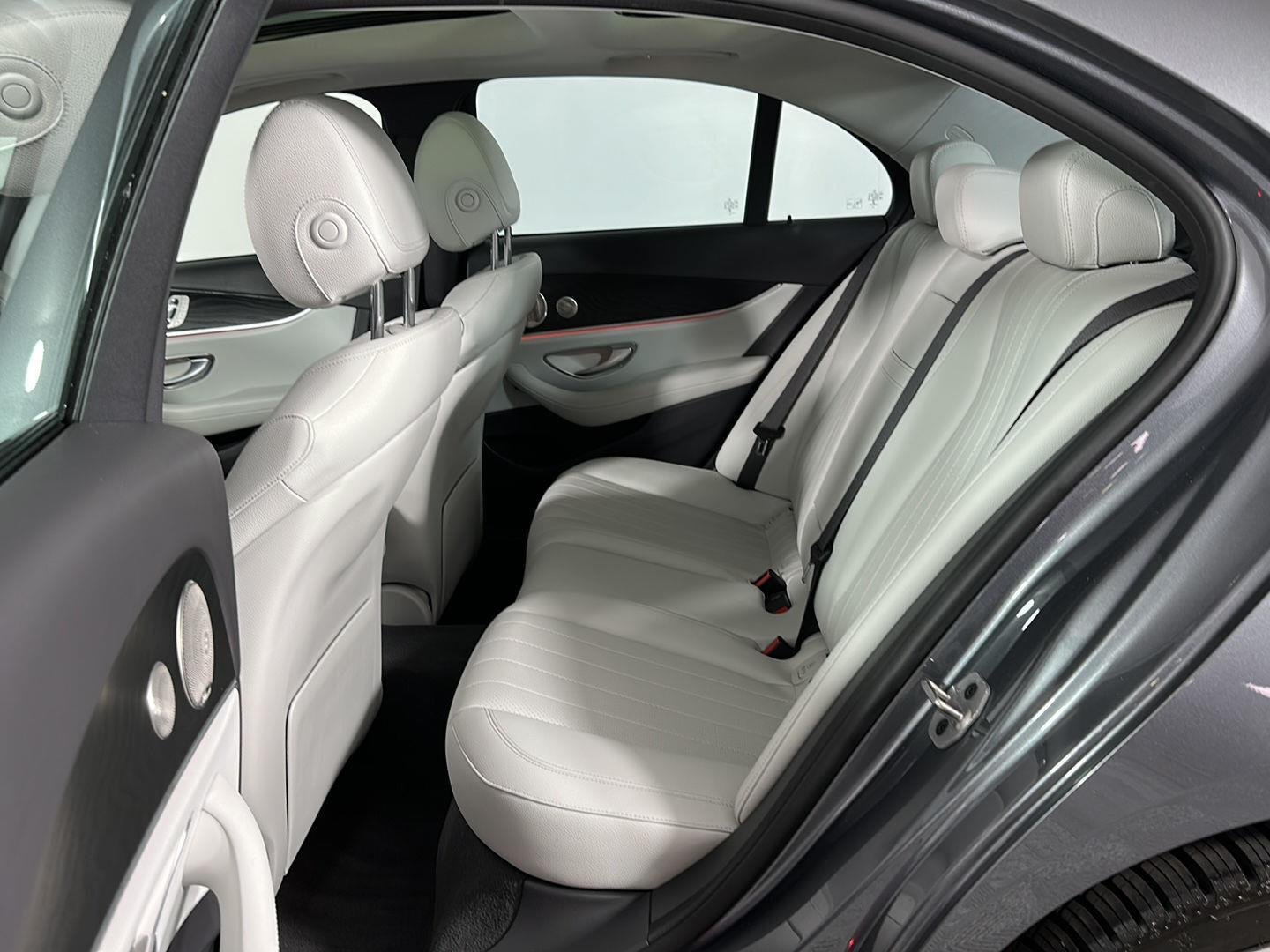 Used 2023 MANUFAKTUR Selenite Gray Magno Mercedes-Benz E 450 image 21
