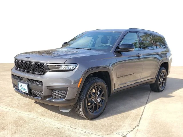 New 2025 Baltic Gray Metallic Clear-Coat Exterior Paint Jeep Altitude X image 2