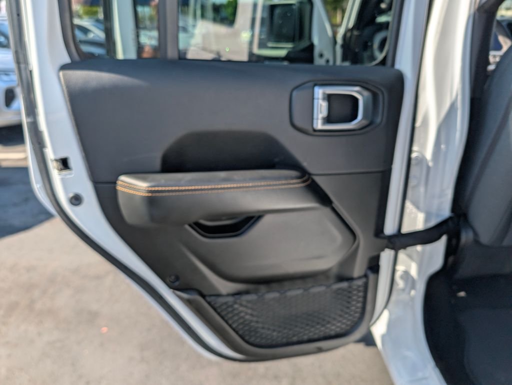 2025 Jeep Wrangler 4-Door Sahara - Photo 16