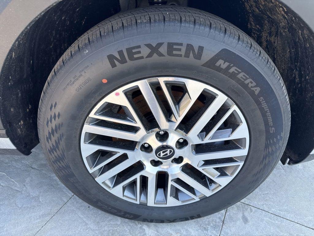 New 2026 Silver Hyundai SEL Premium AWD image 3