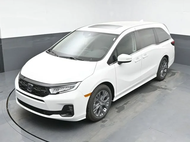 Used 2025 Platinum White Pearl Honda Touring image 15