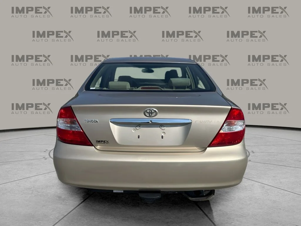 Used 2003 Beige Toyota LE image 4