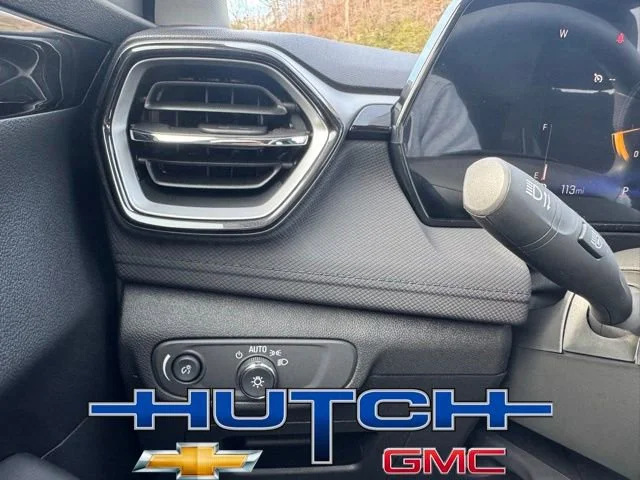 New 2026 Summit White Chevrolet LT image 23