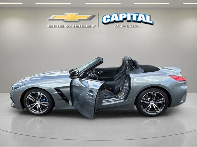 Used 2023 Gray BMW sDrive M40i image 11
