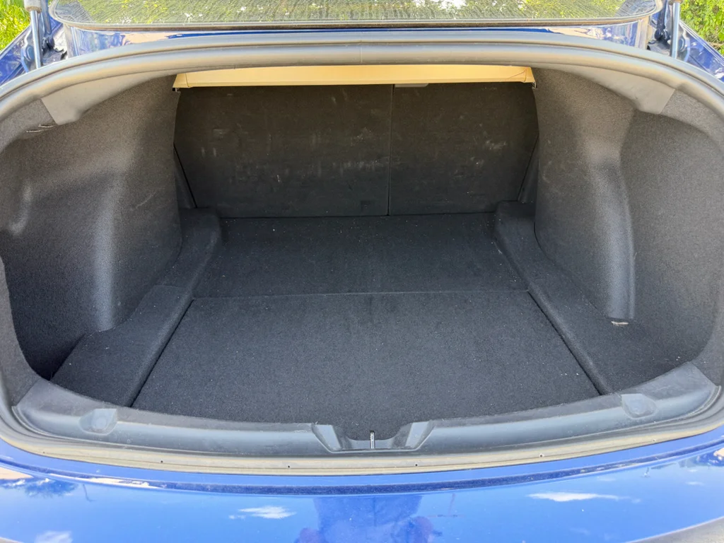 Used 2020  Tesla Standard Range image 28