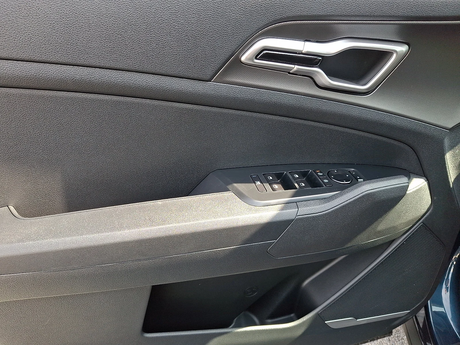 New 2027 Blue Kia S image 11