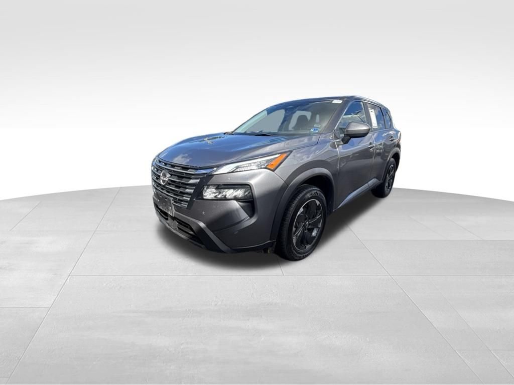 Used 2024 Gray Nissan SV image 2