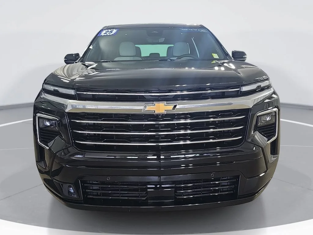 Used 2025 Mosaic Black Metallic Chevrolet High Country image 10