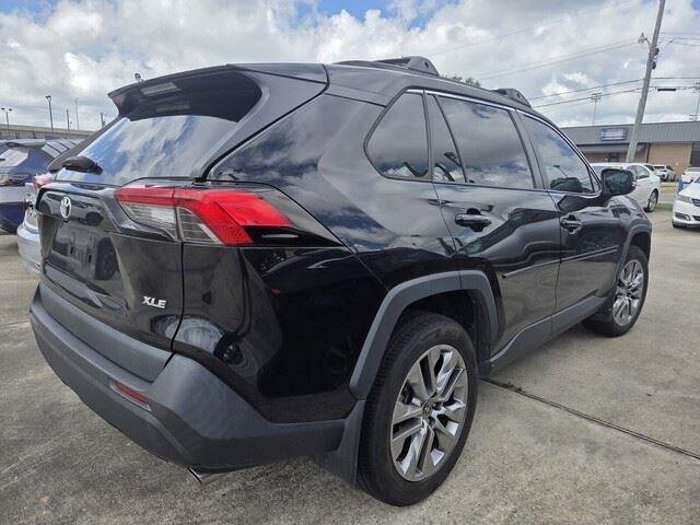 Used 2022 Midnight Black Metallic Toyota XLE Premium image 4