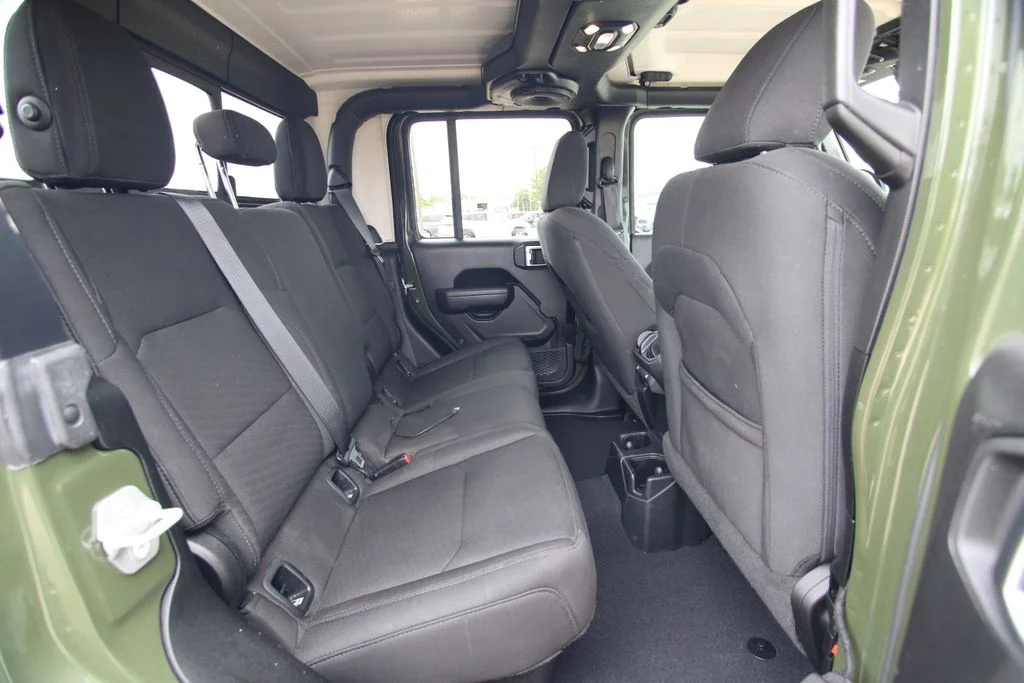 Used 2022 Green Jeep Sport image 9