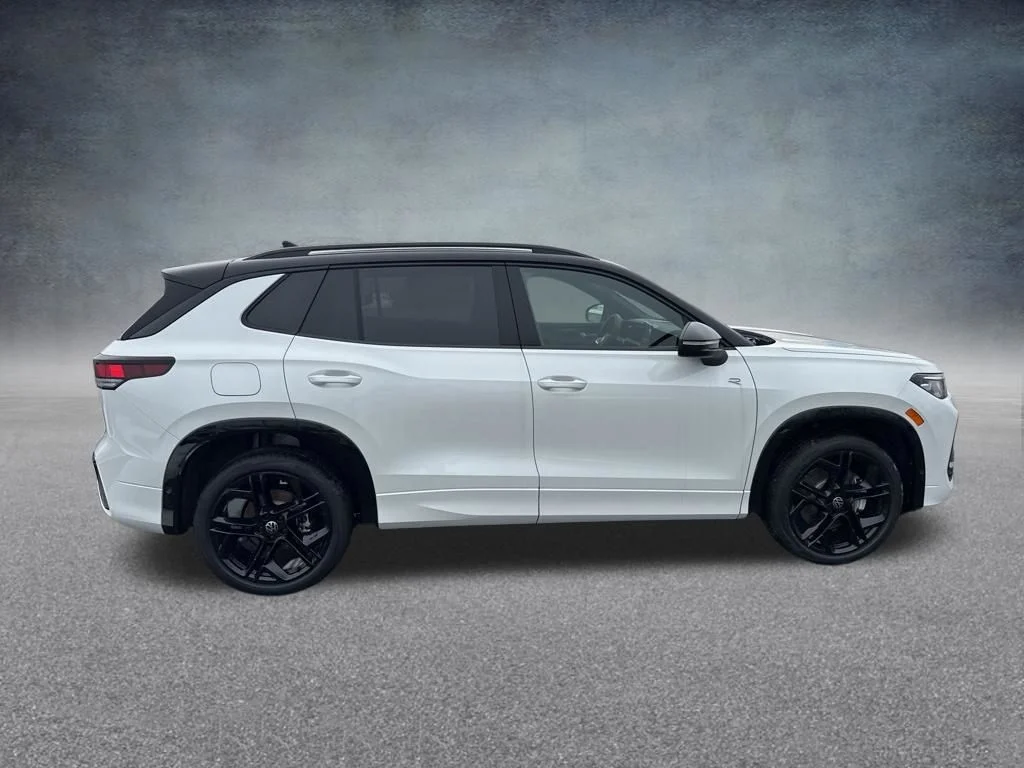 2026 Volkswagen Tiguan SE R-LINE BLACK - Photo 6