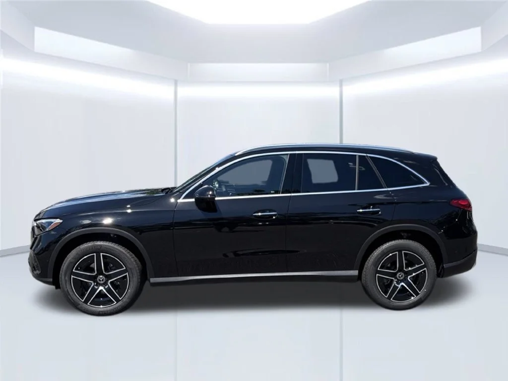 New 2027 Obsidian Black Metallic Mercedes-Benz GLC 300 image 2