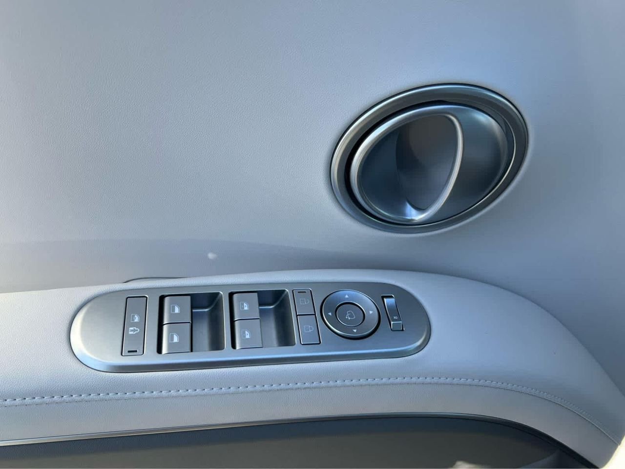 New 2026 Ecotronic Gray Pearl Hyundai Limited AWD image 29