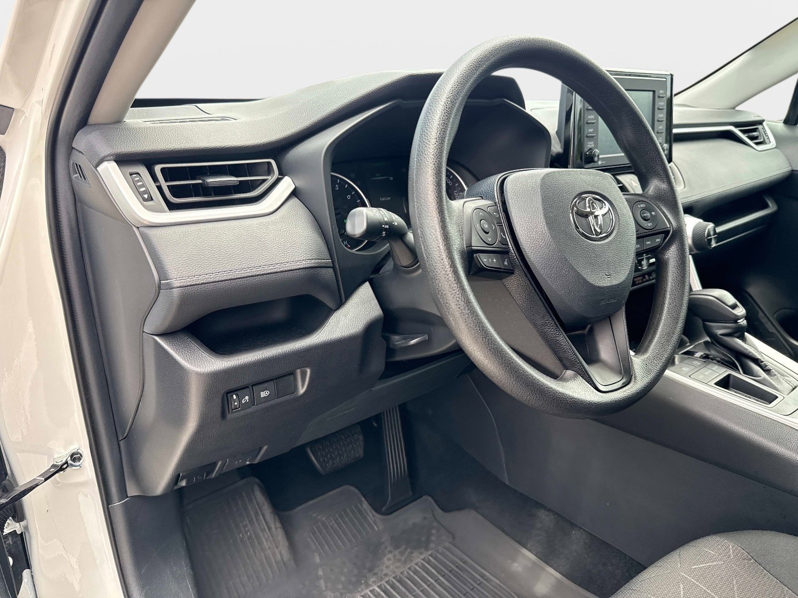 Used 2021 Super White Toyota XLE image 18