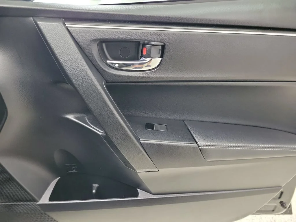 2017 Toyota Corolla XLE - Photo 23