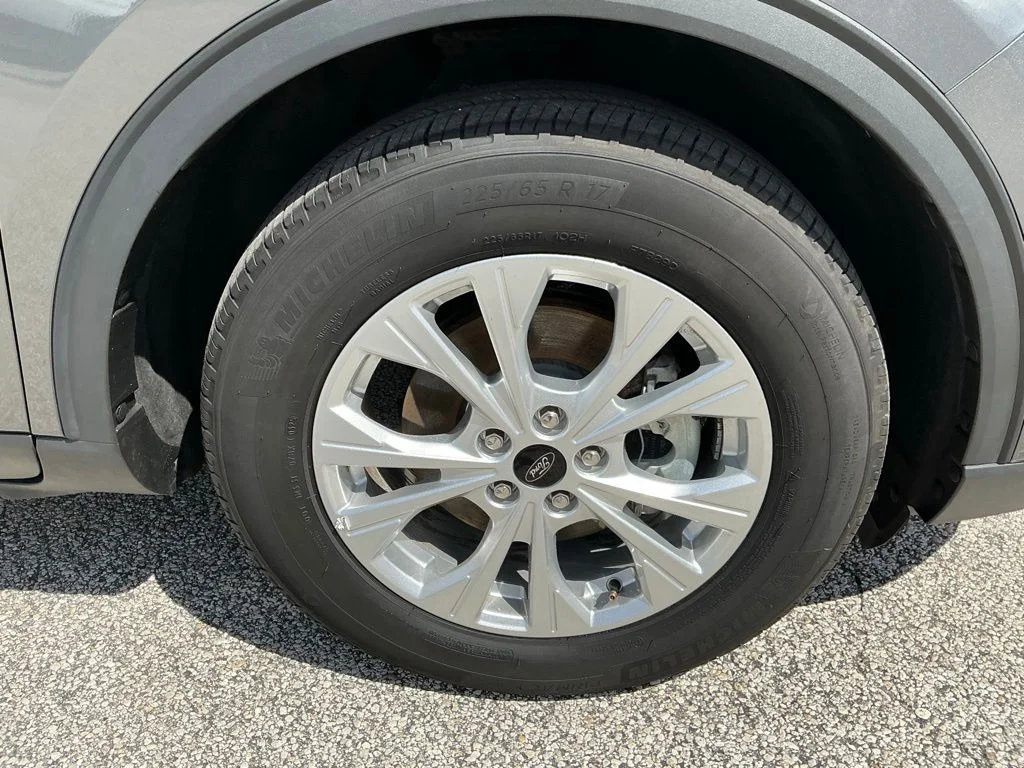 Used 2025 Gray Ford Active image 17