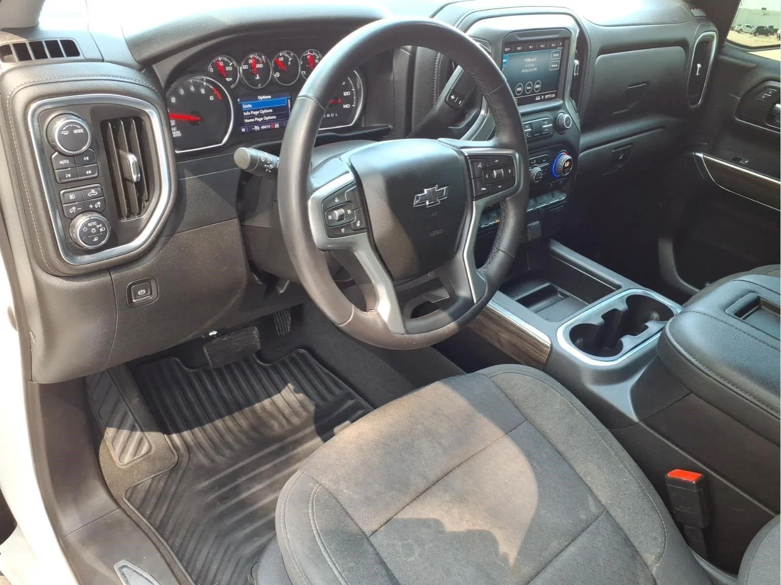 Used 2022 SUMMIT WHITE Chevrolet RST image 15