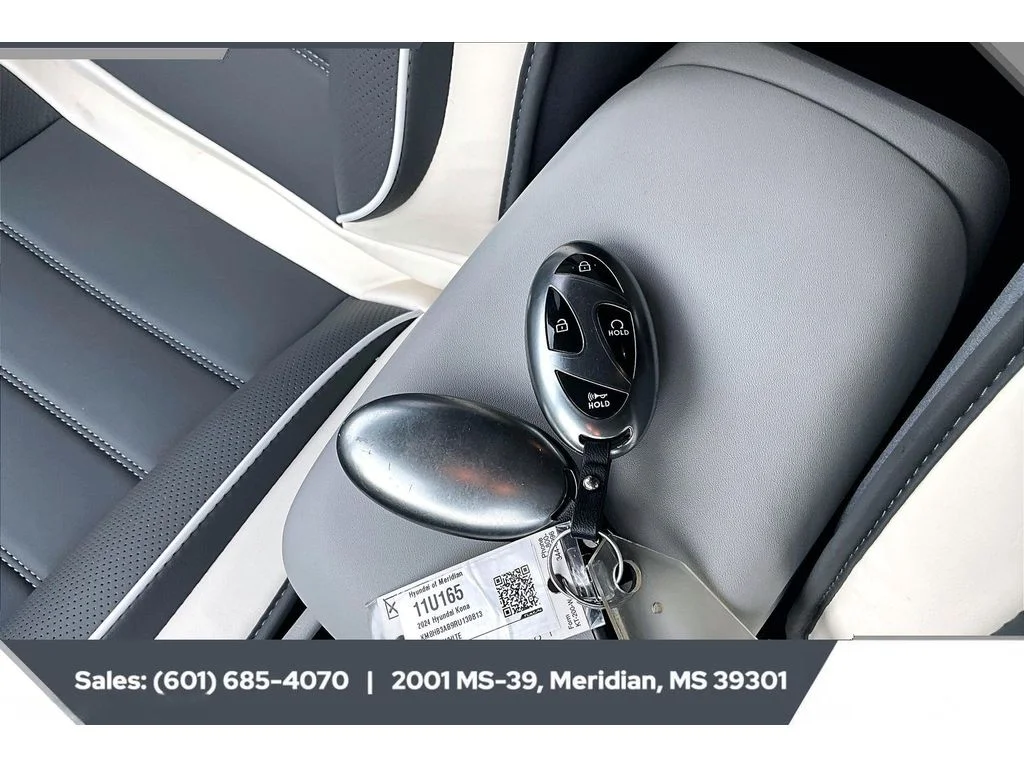 Used 2024 ATLAS WHITE Hyundai SEL image 9