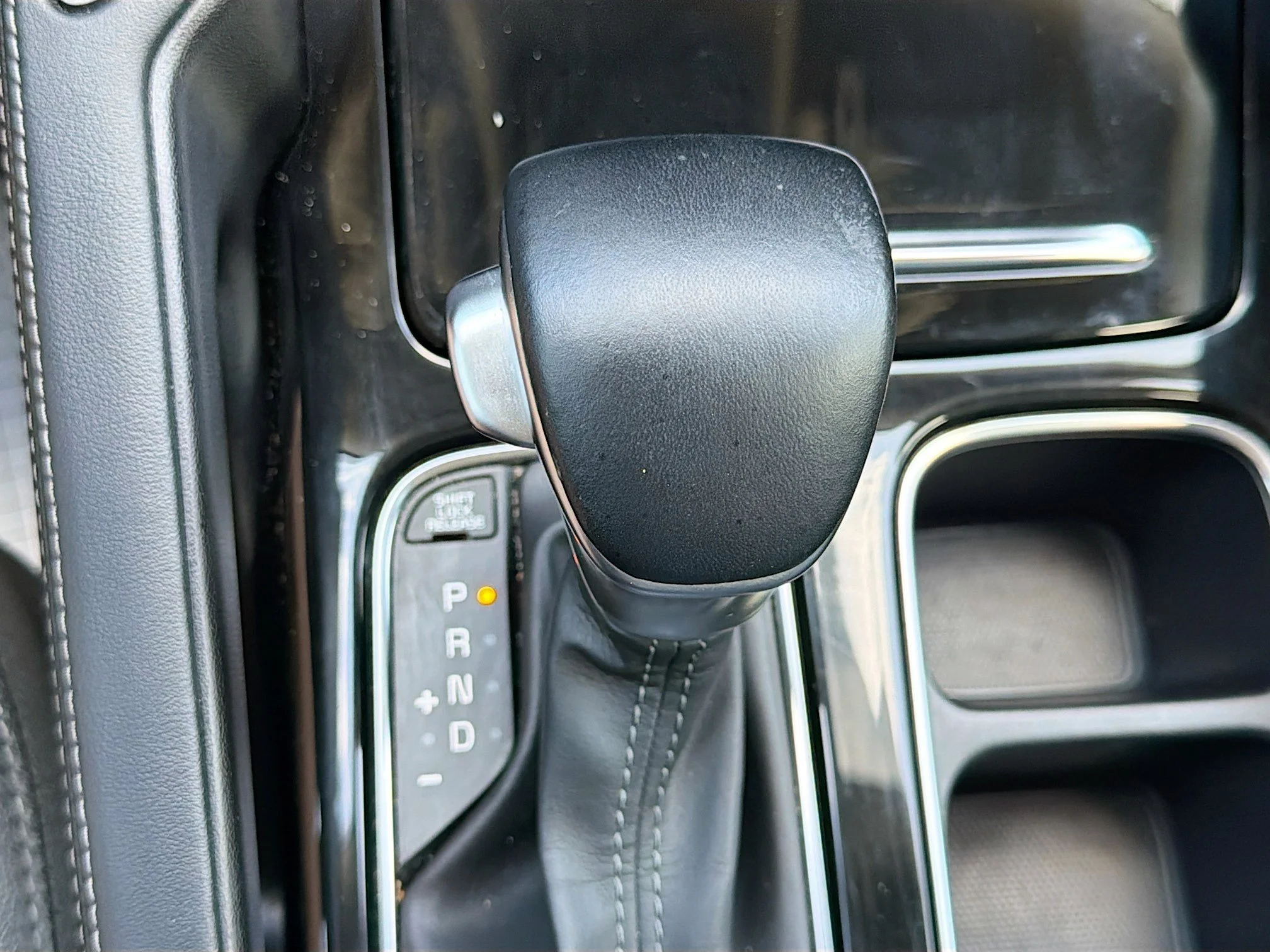 Used 2024 Dawning Red Kia EX image 31
