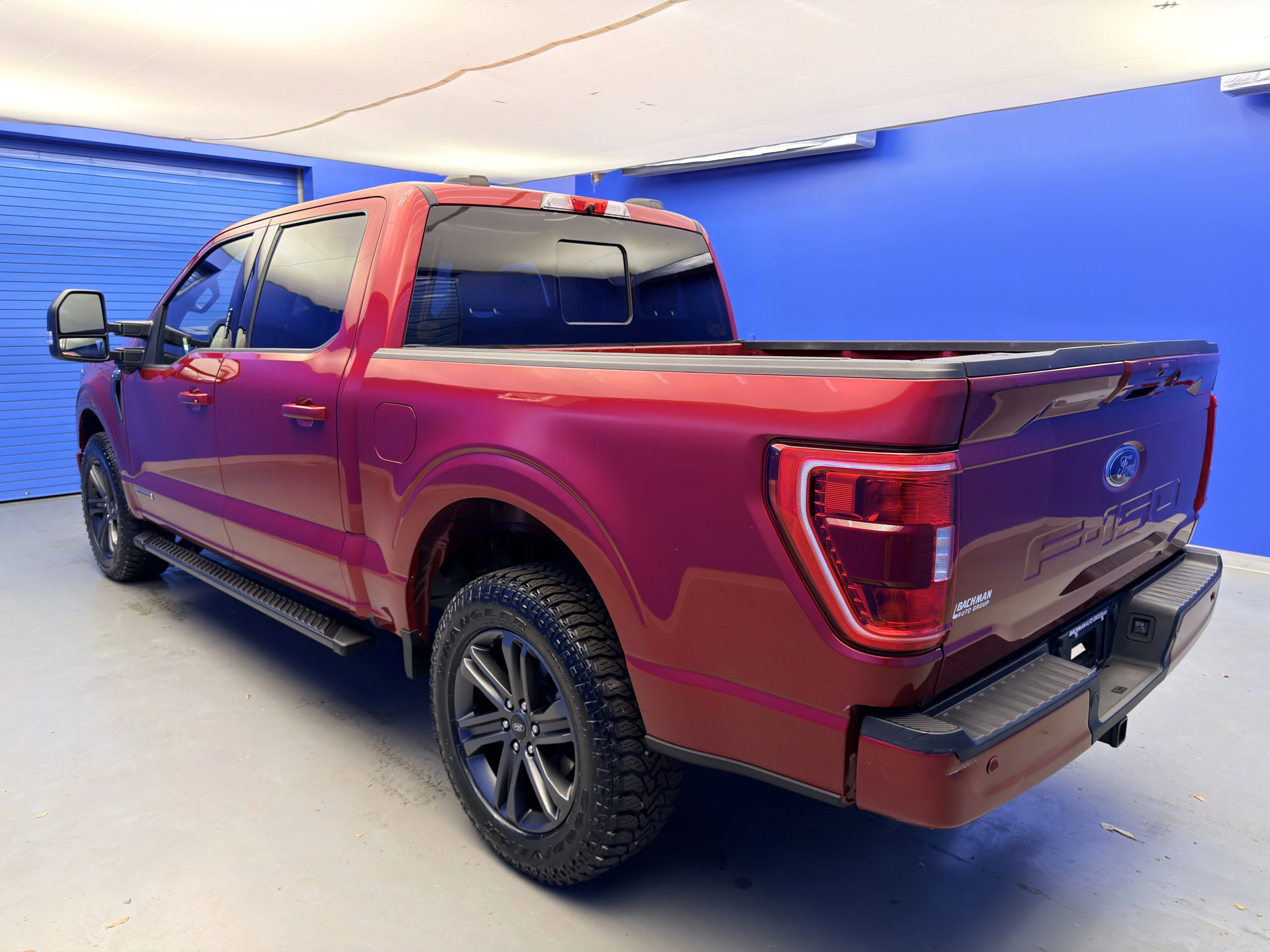 Used 2022 Rapid Red Metallic Tinted Clearcoat Ford XLT image 5