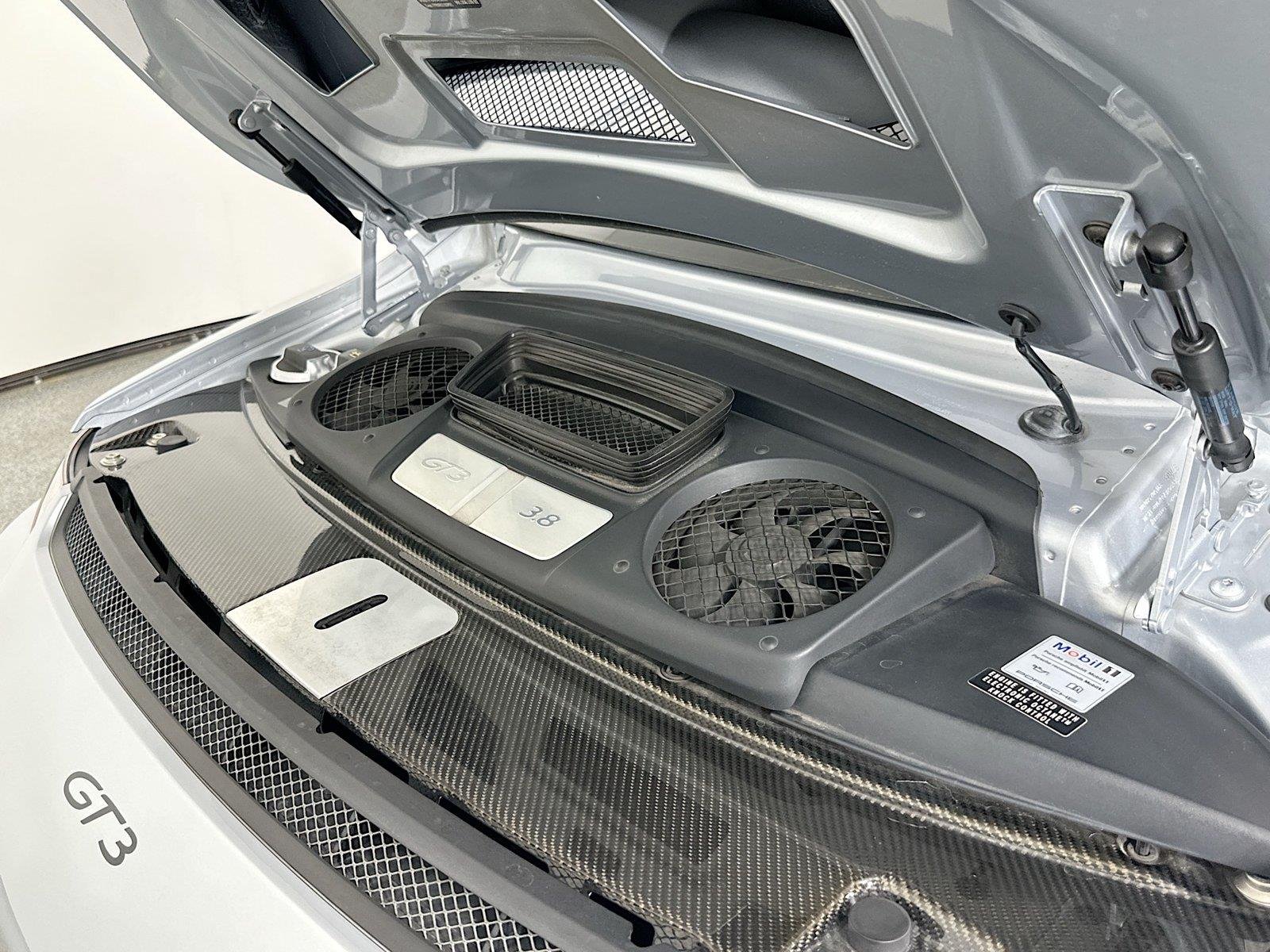 Certified Used 2015 Rhodium Silver Metallic Porsche GT3 image 34