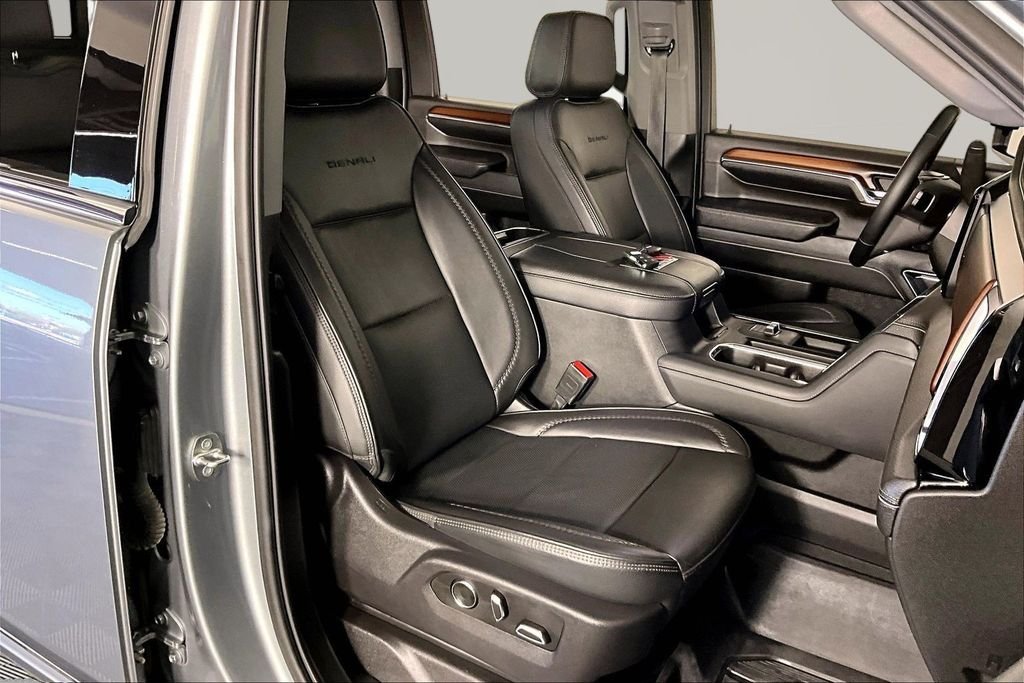 Used 2024 Silver GMC Denali image 29