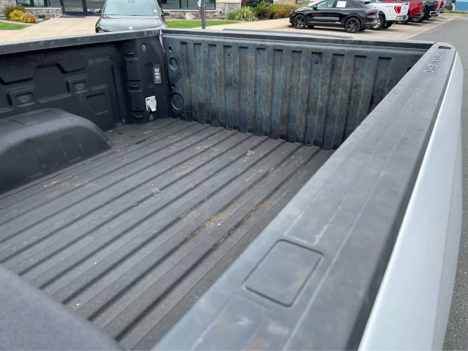 Used 2024 Summit White Chevrolet LT image 14
