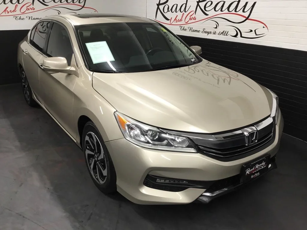 Used 2017 Beige Honda EX-L image 2