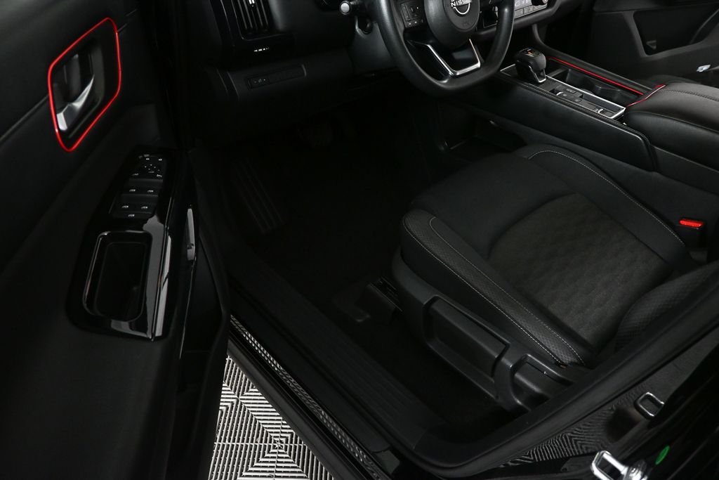 Used 2022 Black Nissan S image 7