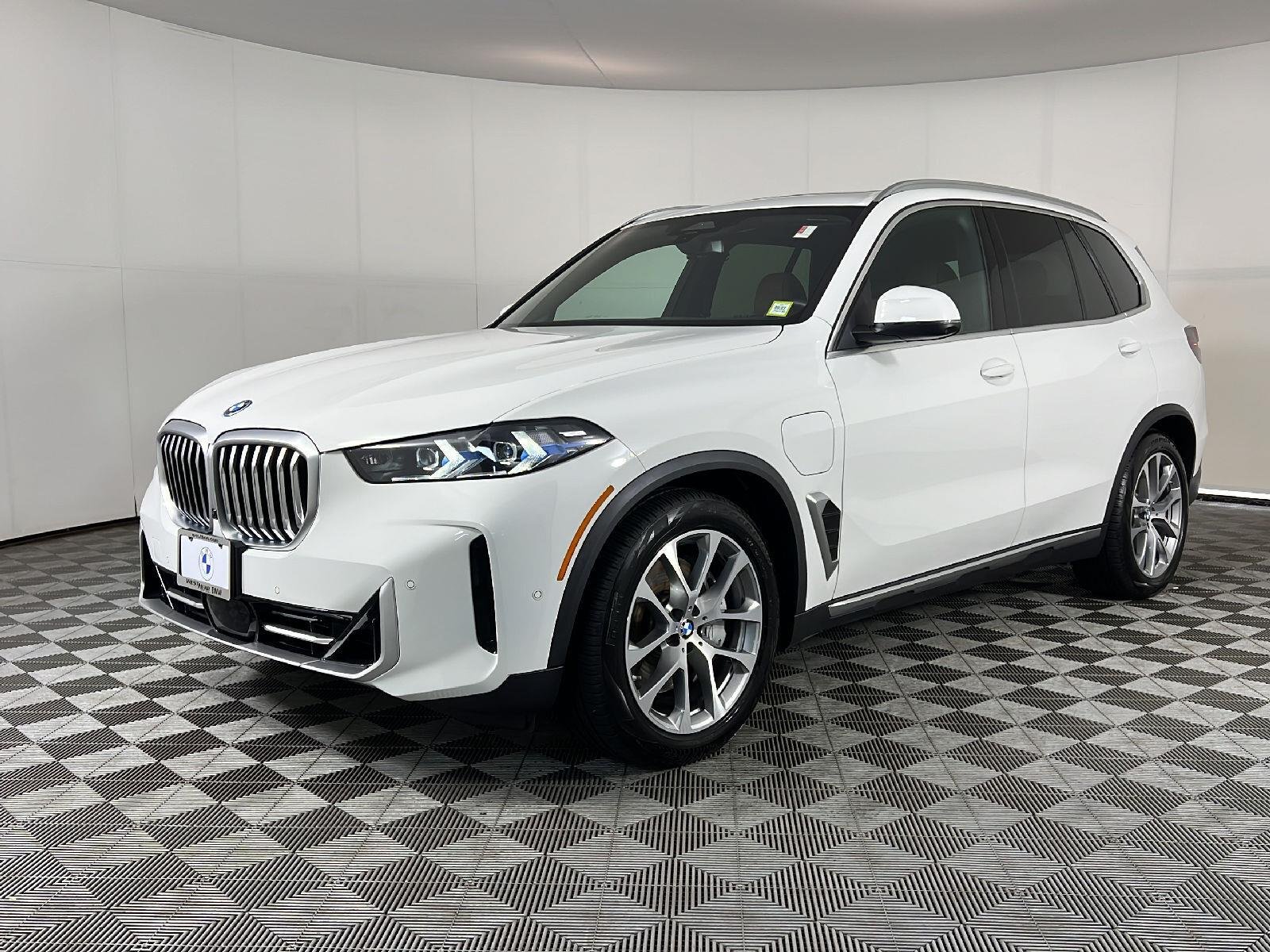 New 2026 Alpine White BMW xDrive50e image 6