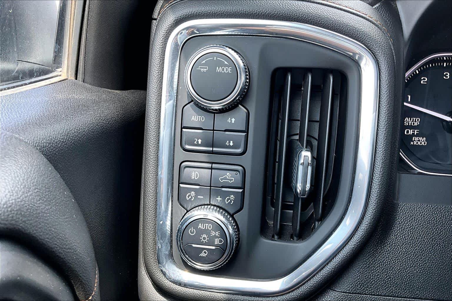Used 2021 Summit White GMC AT4 image 34