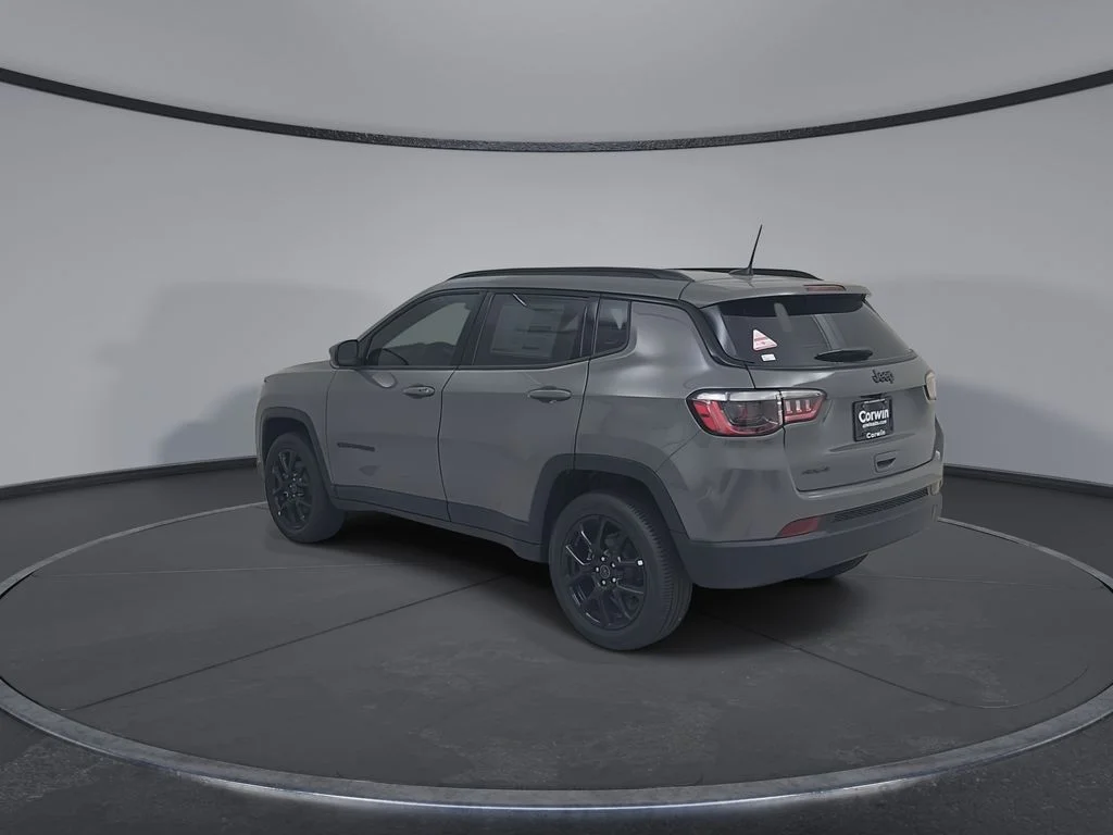 New 2026 Sting-Gray Clearcoat Jeep Latitude image 11