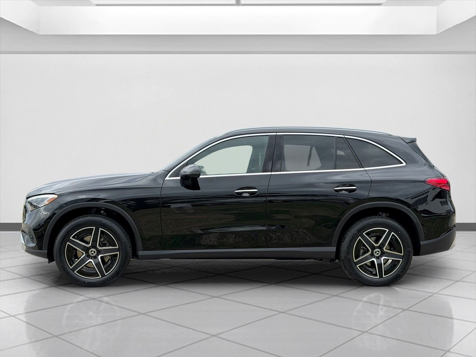 New 2026 Black Mercedes-Benz GLC 300 image 5