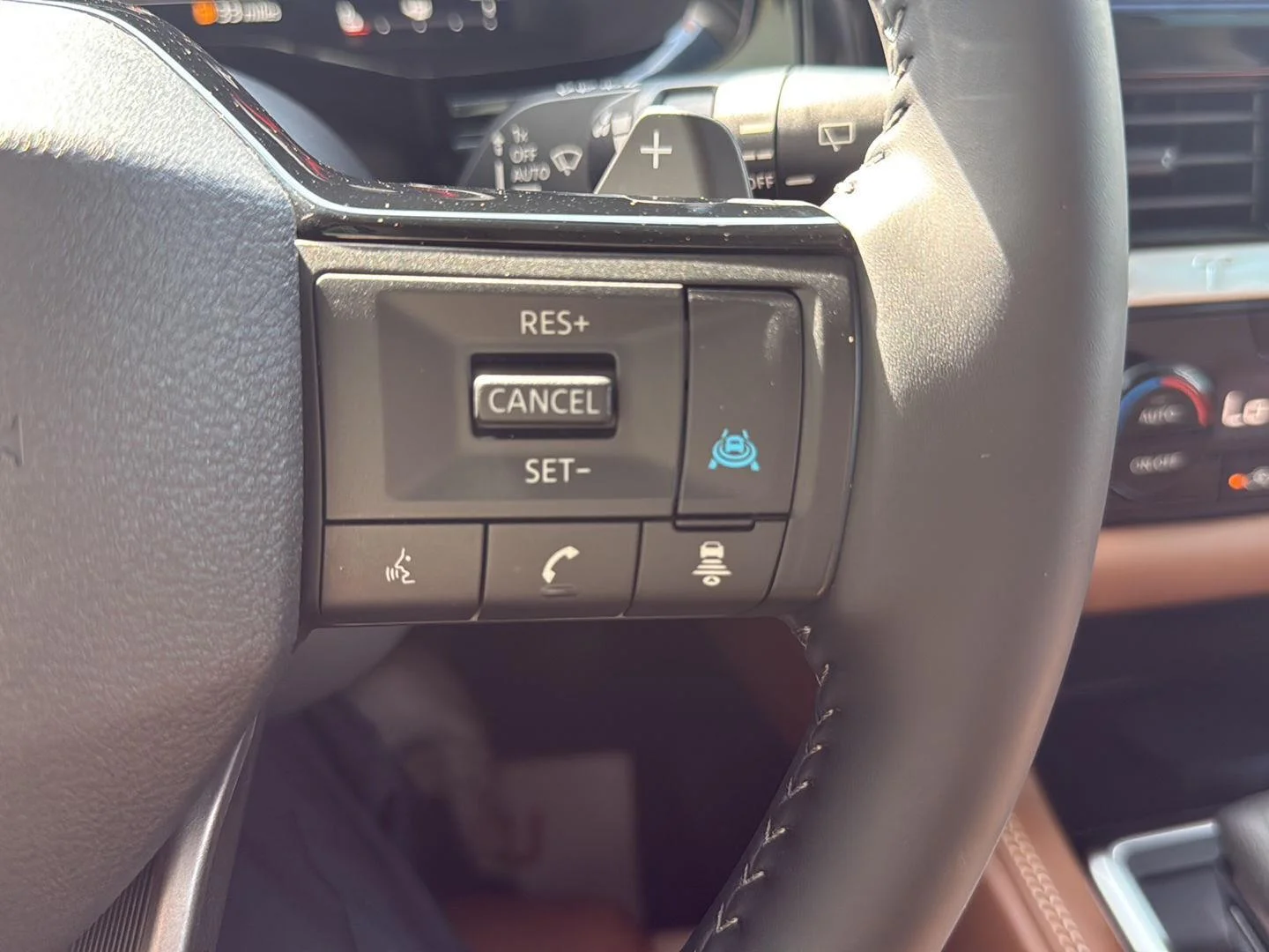 Certified Used 2026 Baltic Teal/Super Black Nissan Platinum image 41