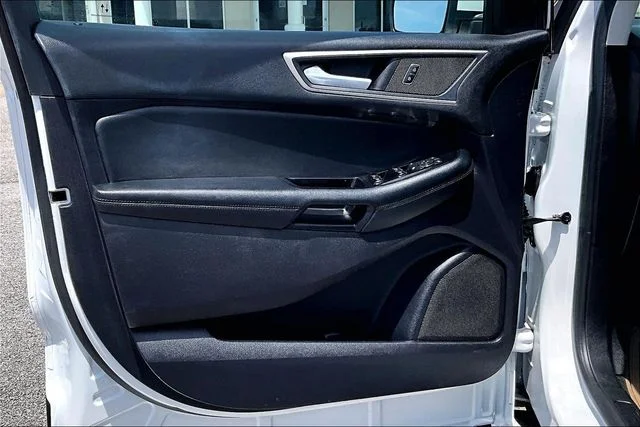 Used 2020 White Ford SEL image 17
