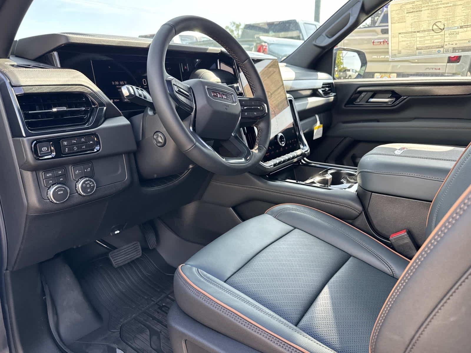 2026 GMC Yukon AT4 - Photo 10