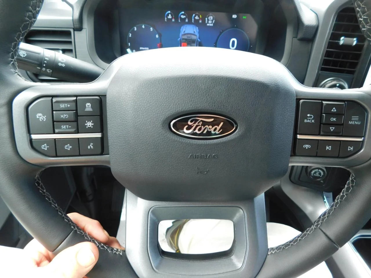 New 2026 Oxford White Ford XLT image 31