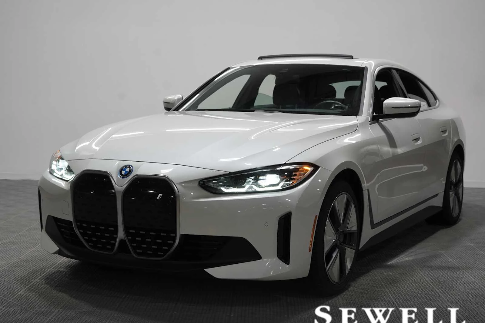 2024 BMW i4 eDrive35's photo