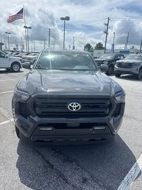 Certified Used 2024  Toyota SR5 image 2