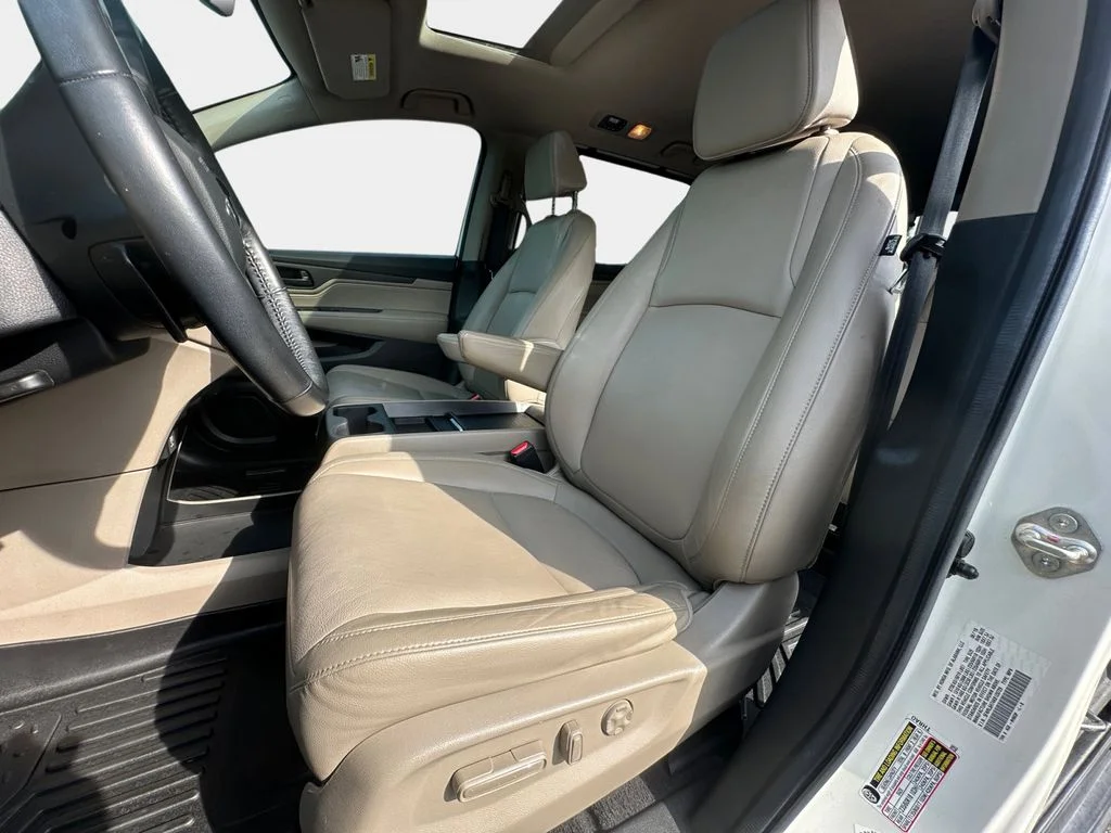 Used 2019 White Honda EX-L image 27