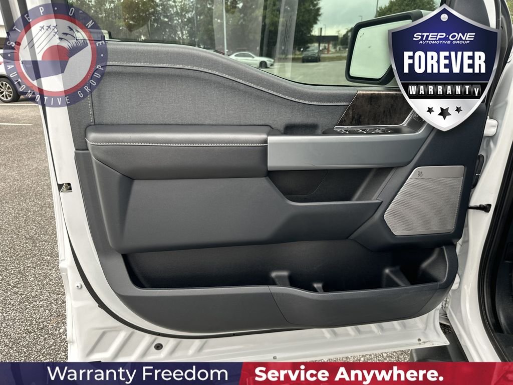 Used 2022 White Ford Lariat image 11