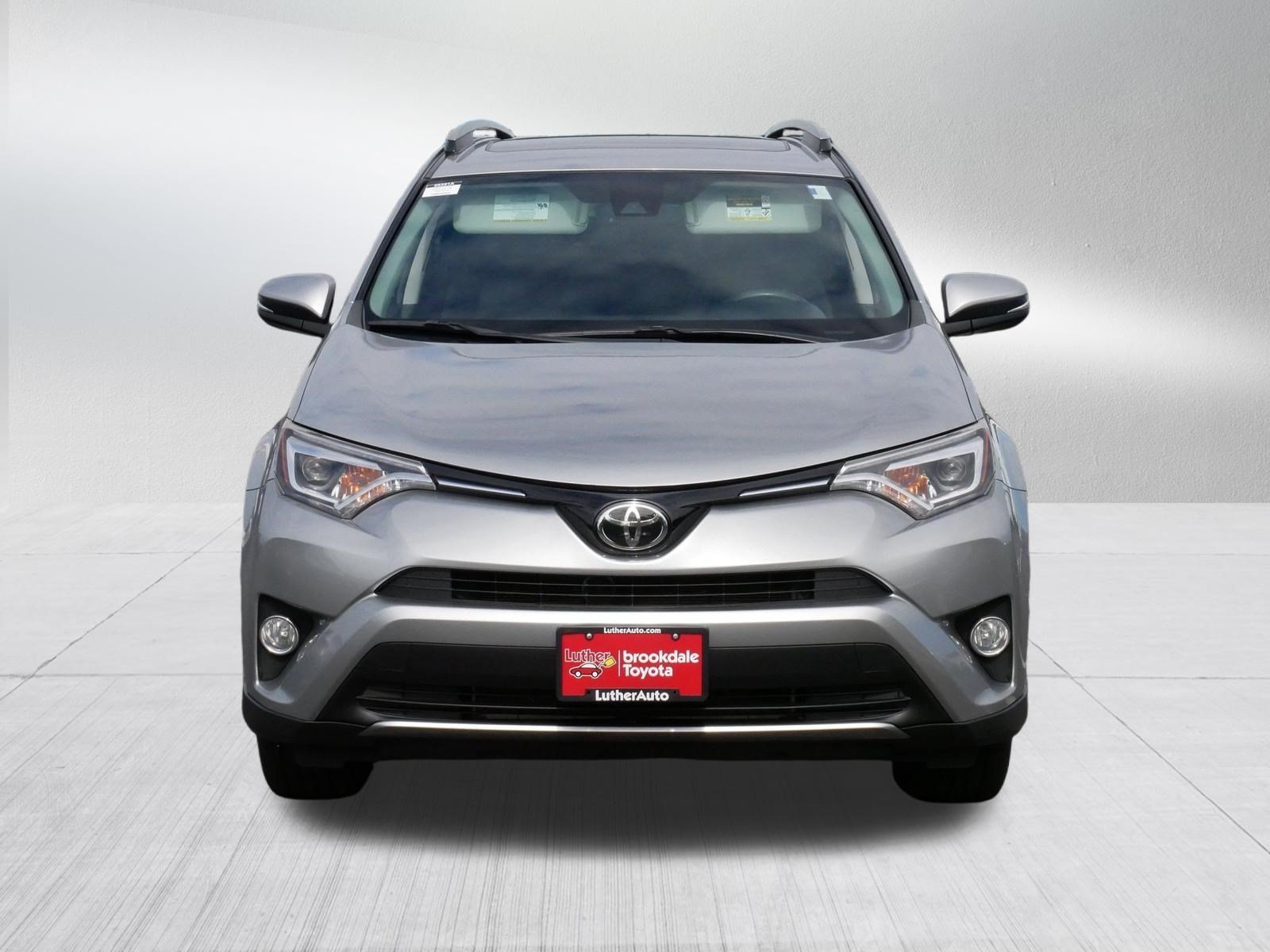 Used 2018 SILVER SKY METALLIC Toyota Limited image 2
