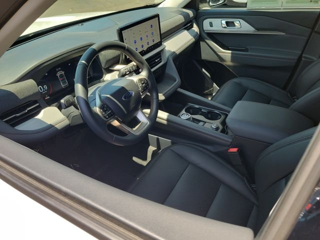 Used 2026 Star White Ford Active image 3