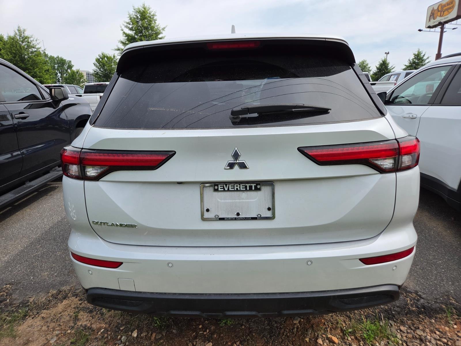 Used 2024 Silver Mitsubishi ES image 6