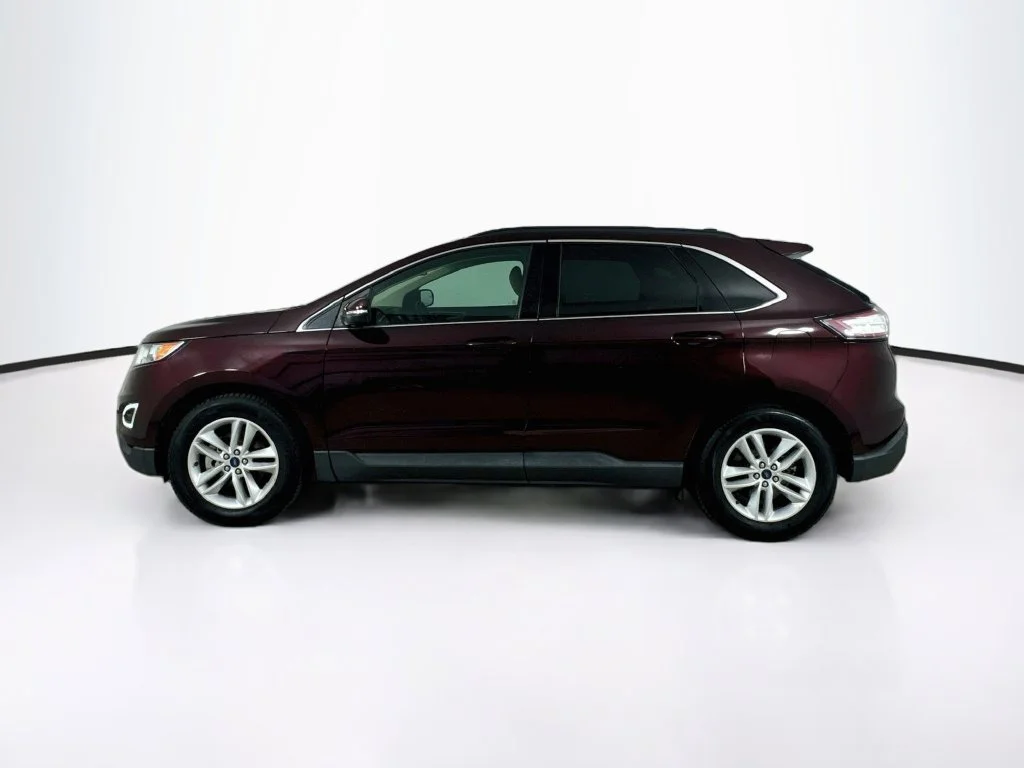 Used 2018 Red Ford SEL image 4