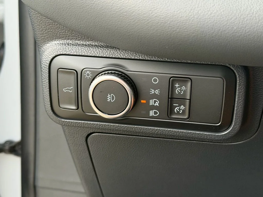 New 2027 White Ford 4DR RWD ACTIVE image 15