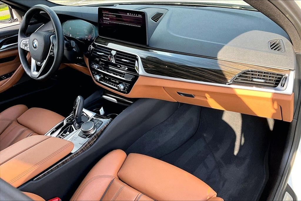 Used 2023 White BMW 530i image 23
