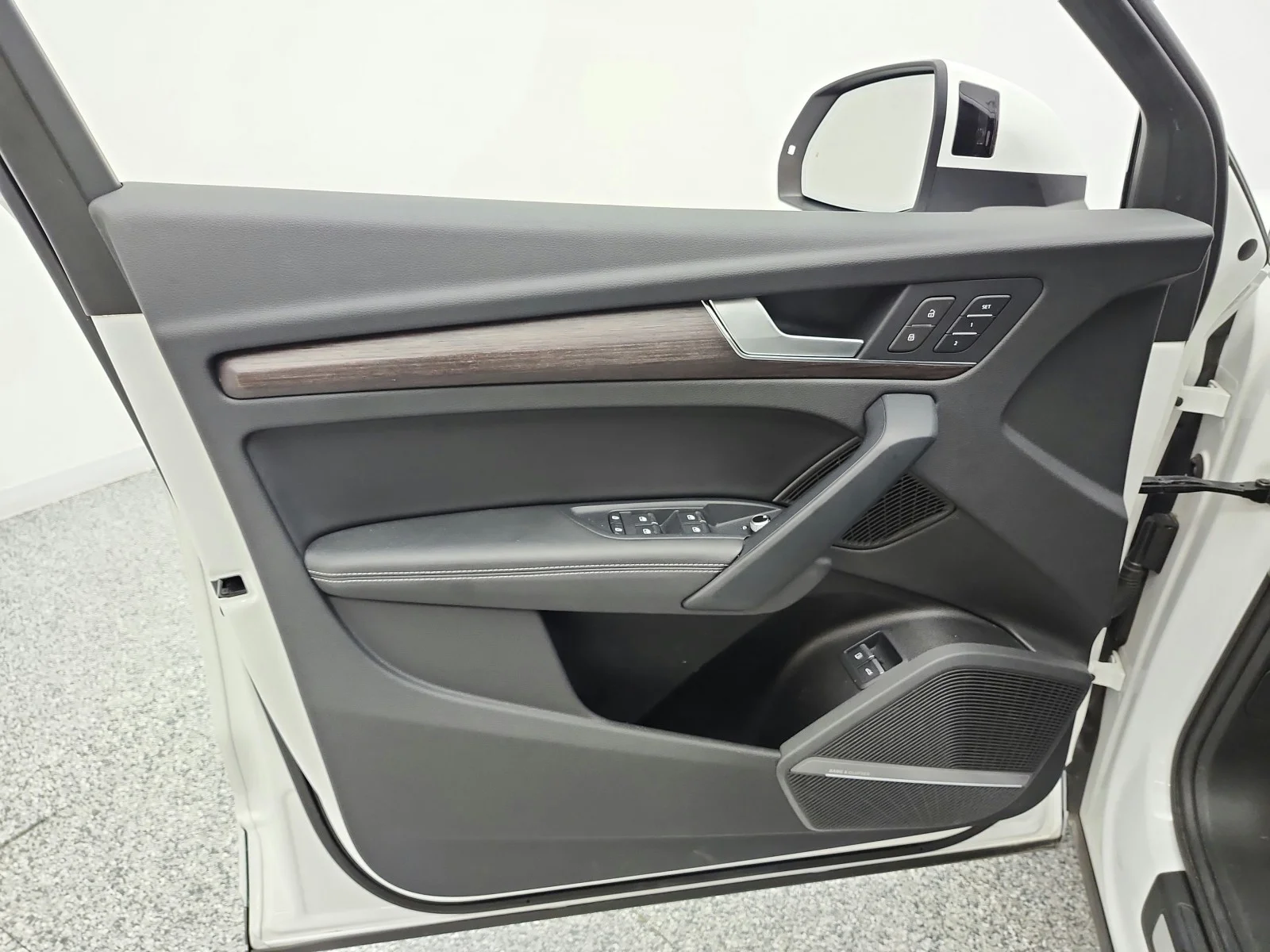 Used 2023 Ibis White Audi S line Premium Plus 55 TFSI e quattro image 14
